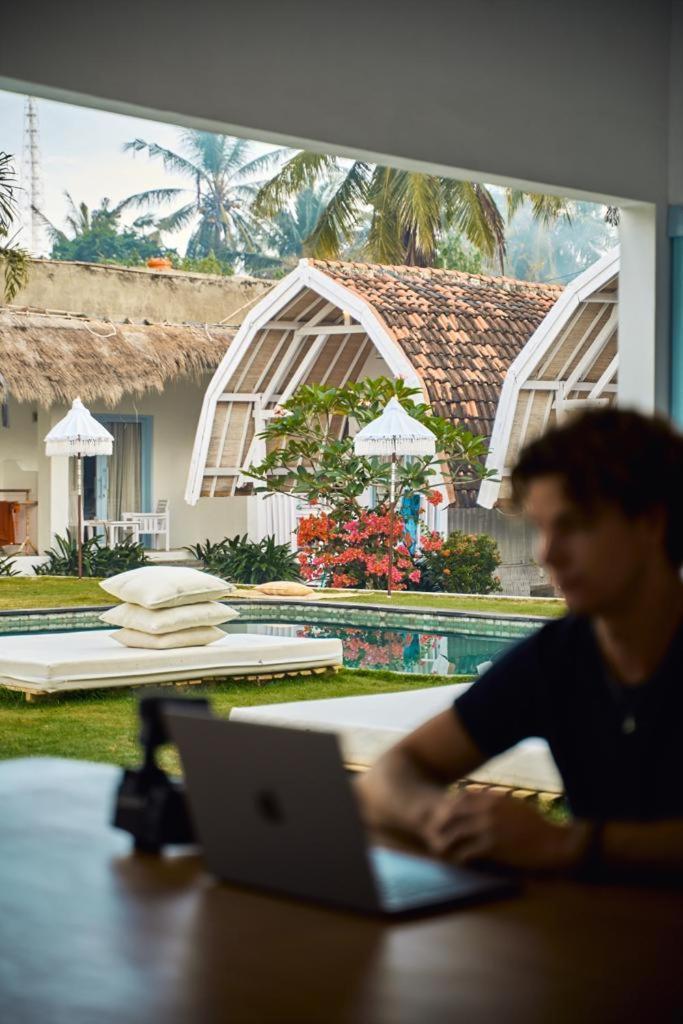 Dream Cowork Hotel Kuta  Esterno foto
